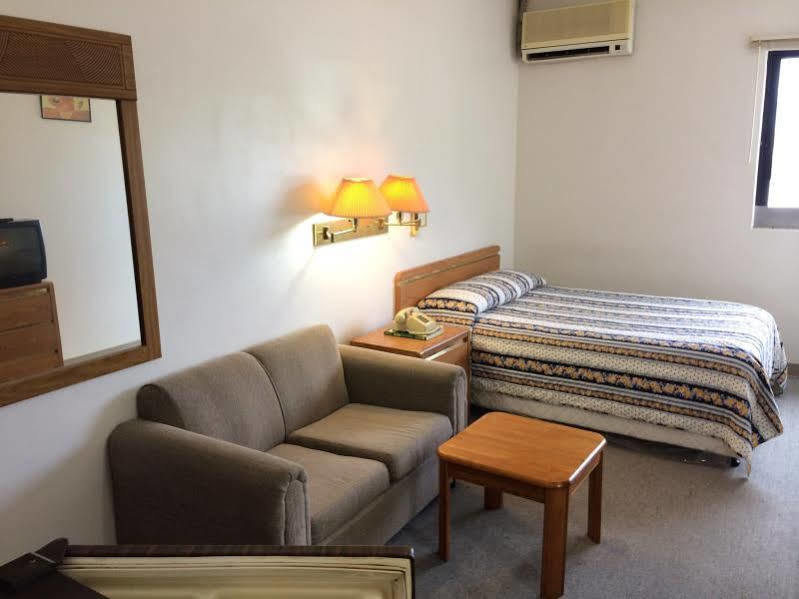 Tamuning Plaza Hotel Esterno foto